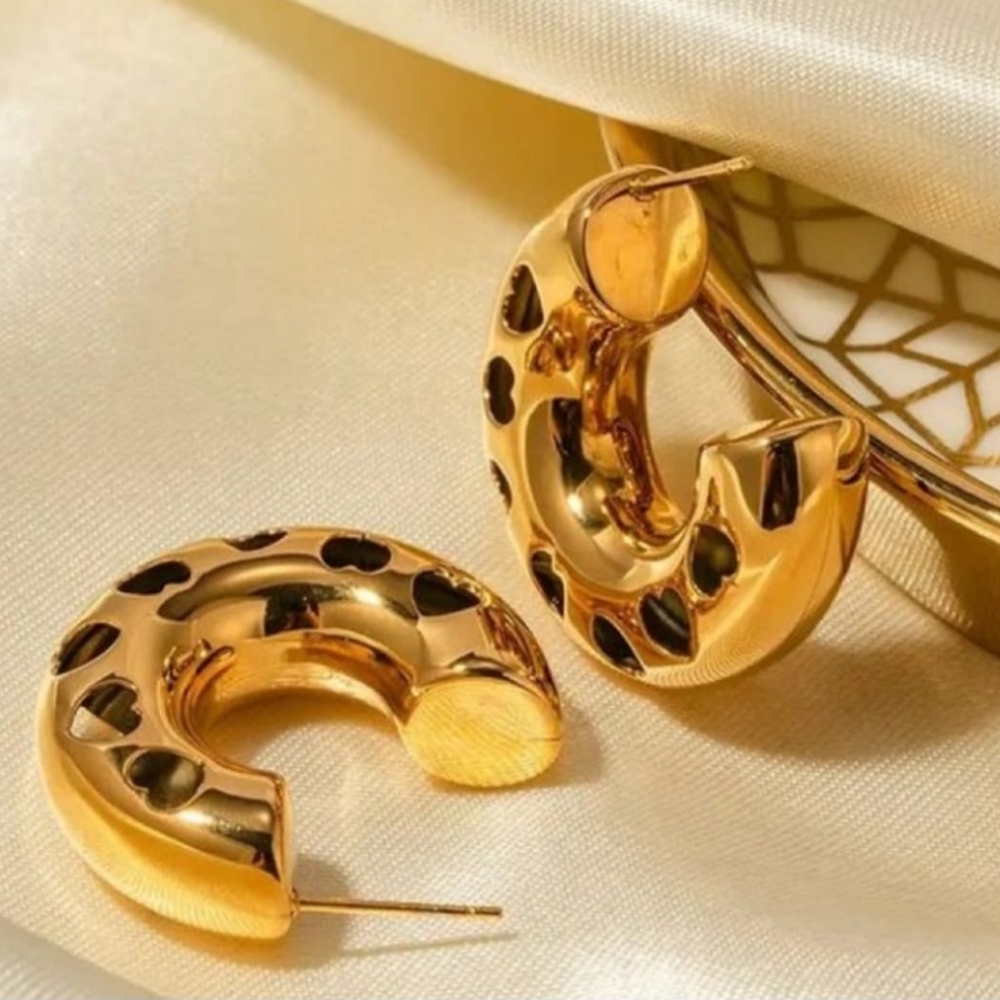 Elegant Gold Hoop Earrings